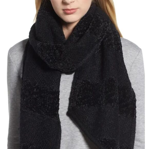 Rebecca Minkoff Block Yarn Muffler Scarf - Picture 1 of 12